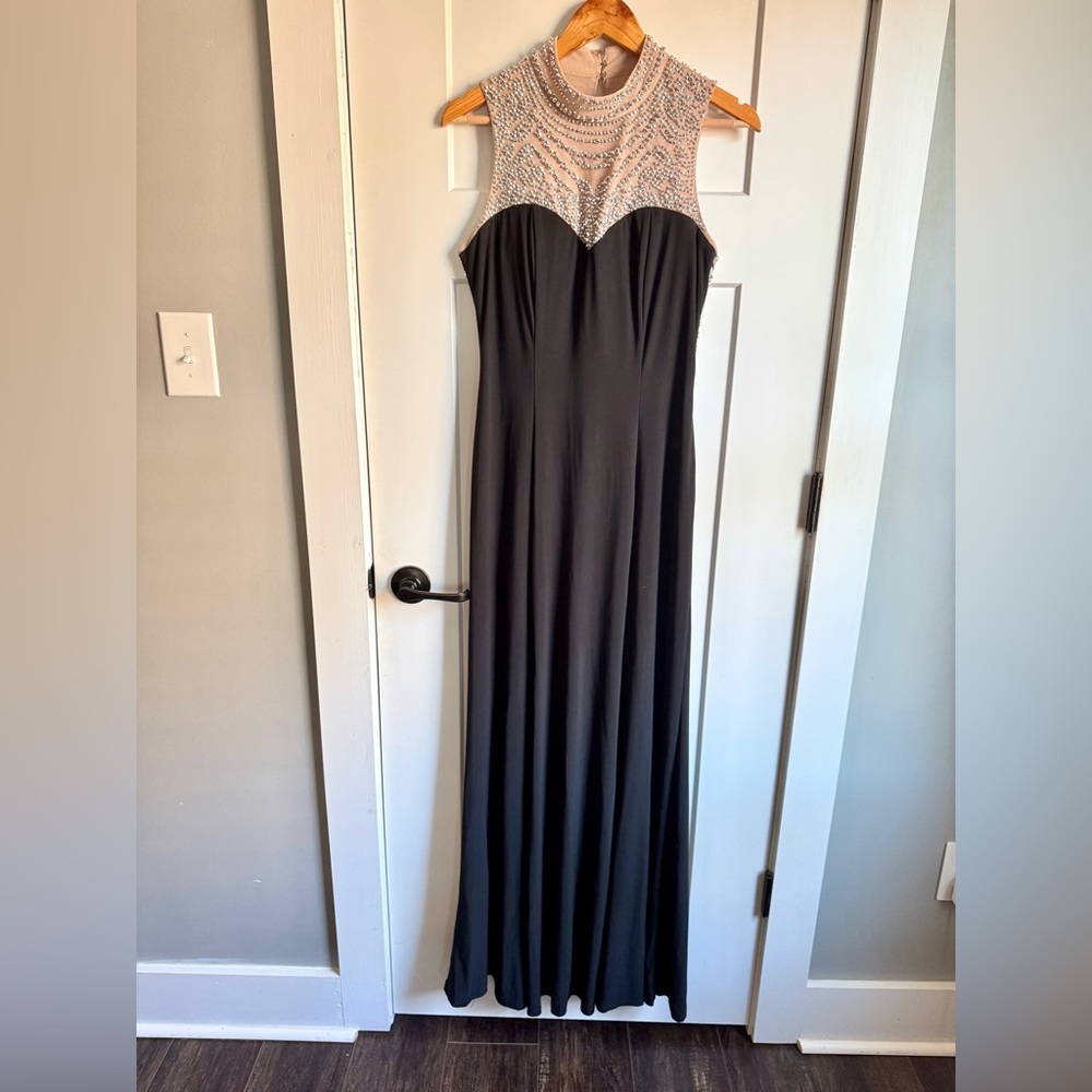 CACHET Evening Gown Dress - Picture 9 of 10